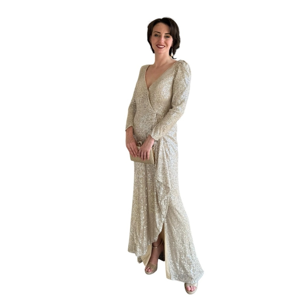 NWT Leena for MacDuggal Gold Sequin V-Neck Long Sleeve Gown SZ:6 Gala Wedding